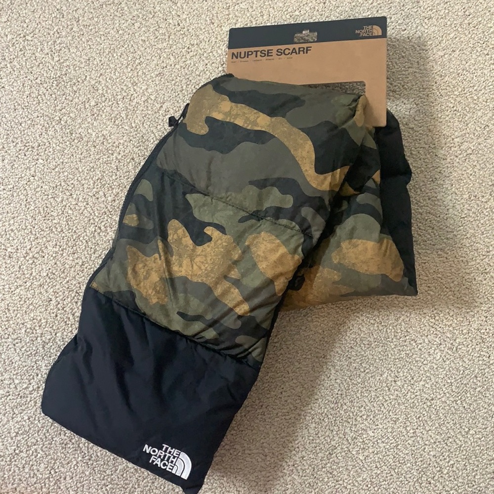 NUPTSE Scarf - Camo